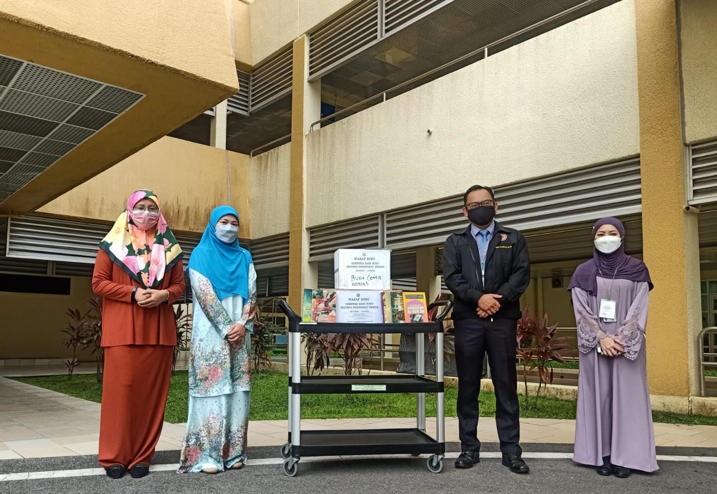 UNISSA Library presents books from Wakaf Drive to RIPAS